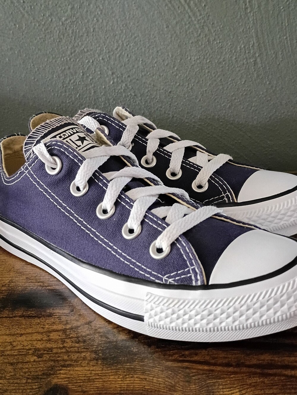 Converse All Star Low Top Chucks Women's 6/Mens 4 Navy Blue Unisex Sneaker Shoe
